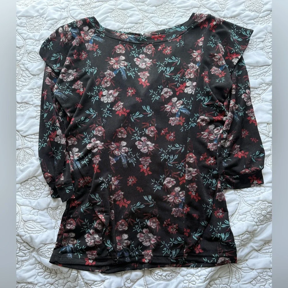 Free People Black Floral Ruffle‎ Shoulder Blouse Long Sleeve Size S